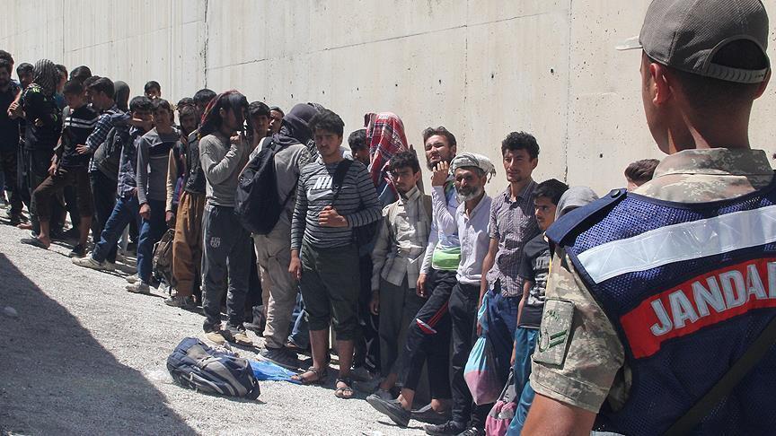 توقیف اتوبوس حامل 67 مهاجر در غرب ترکیه