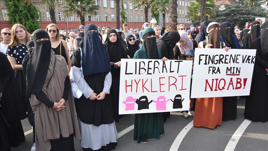 Danimarka’da peçeli kadınlara hapis cezası gündemde