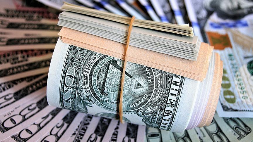 Россия ограничит использование доллара
