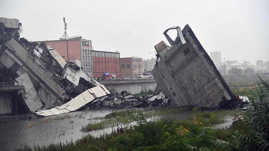 İtalya'da otoyol köprüsü çöktü