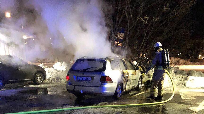 В Швеции массово поджигают автомобили