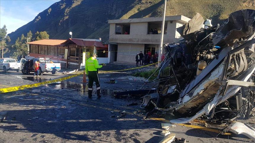 Accidente de tránsito en la vía Bogotá-Quito deja 24 personas muertas