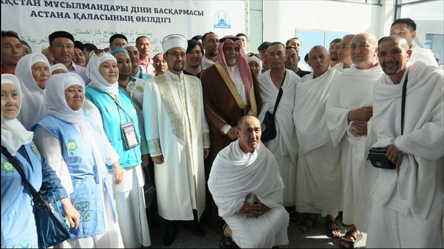 كازاخستان تودع قافلة حجاج إلى الأراضي المقدسة