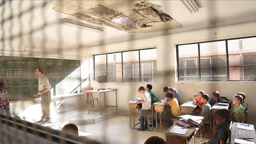 Террористы продолжают закрывать школы на севере Сирии 