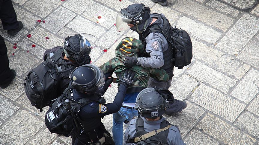 La police israélienne arrête 5 Palestiniens à Jérusalem
