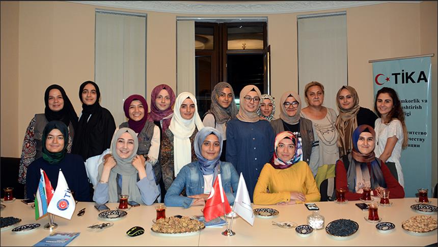 جامعيون أتراك يواصلون أنشطتهم التطوعية الثقافية في عدد من الدول