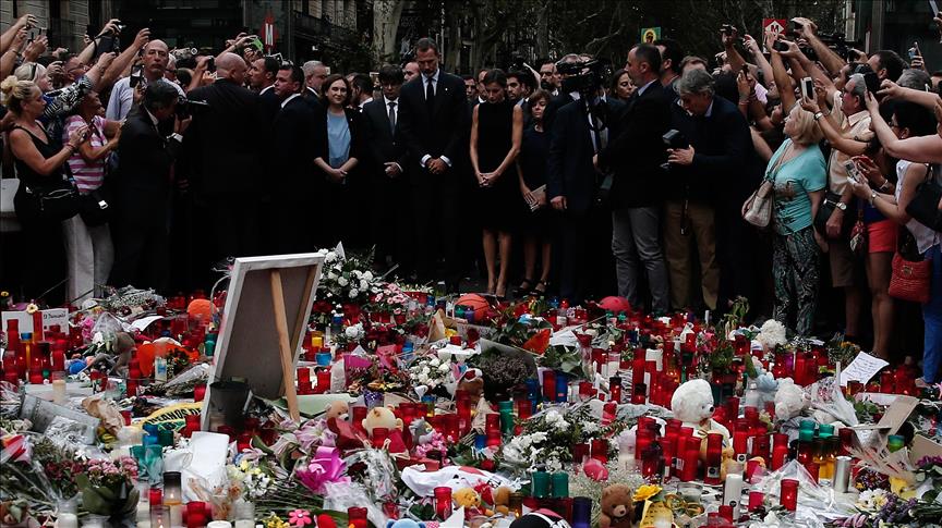 Barcelona les rinde homenaje a las víctimas de los atentados del 17-A