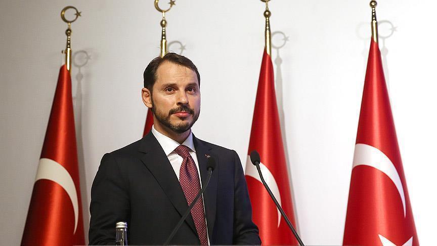 Le ministre turc des finances, Albayrak, s'entretient avec son homologue français Le Maire