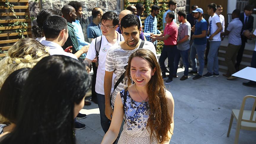 Yurt dışındaki Türk gençlerin yeni adresi: Anadolu Haftasonu Okulları