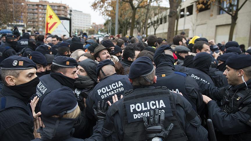 В Испании предпринята попытка нападения на полицейских