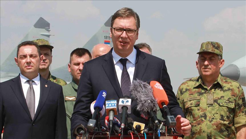 Vučić: Srbija razmatra vraćanje obaveznog vojnog roka