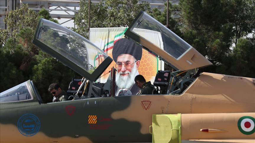 ایران از "نخستین هواپیمای جنگنده" خود رونمایی کرد