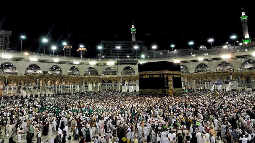 On Eid's 3rd day, Hajj pilgrims pelt 'devil' near Mecca