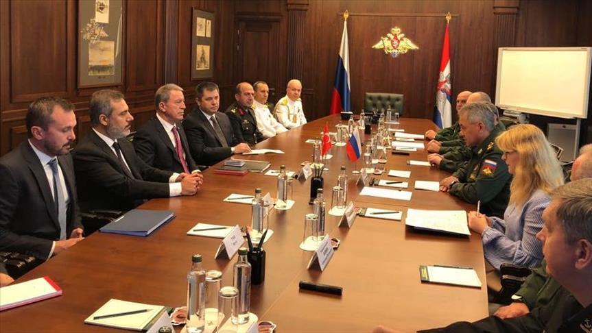 Turkish top officials meet Russian defense minister