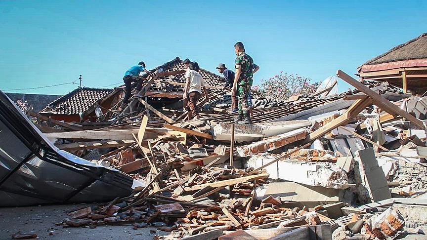 Death toll from Indonesian quakes climbs to 563