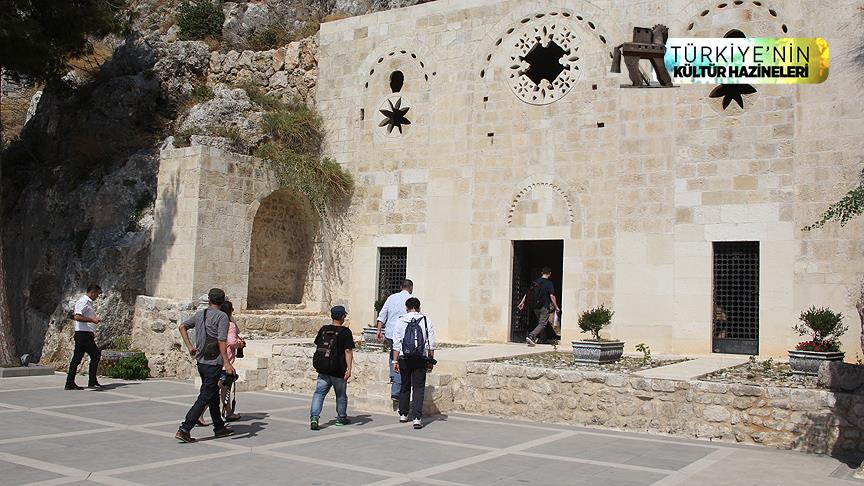 İnanç turizminin gözdesi: St. Pierre Kilisesi