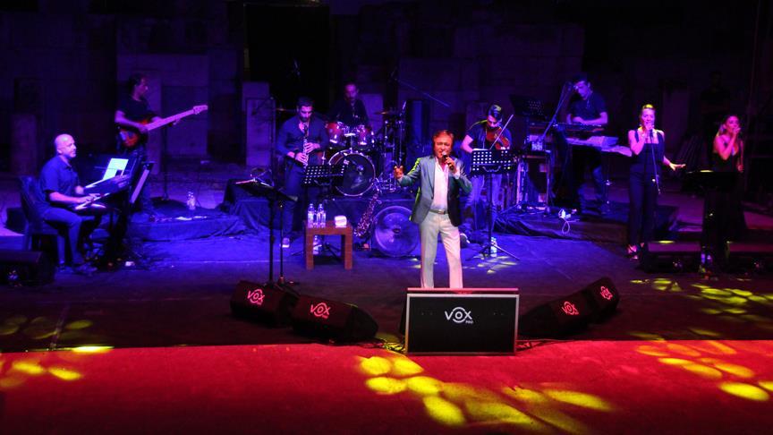 Erol Evgin Bodrum Antik Tiyatro'da konser verdi 