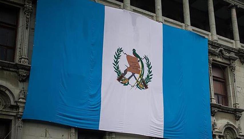 Docentes marchan en Guatemala para pedir mejoras laborales