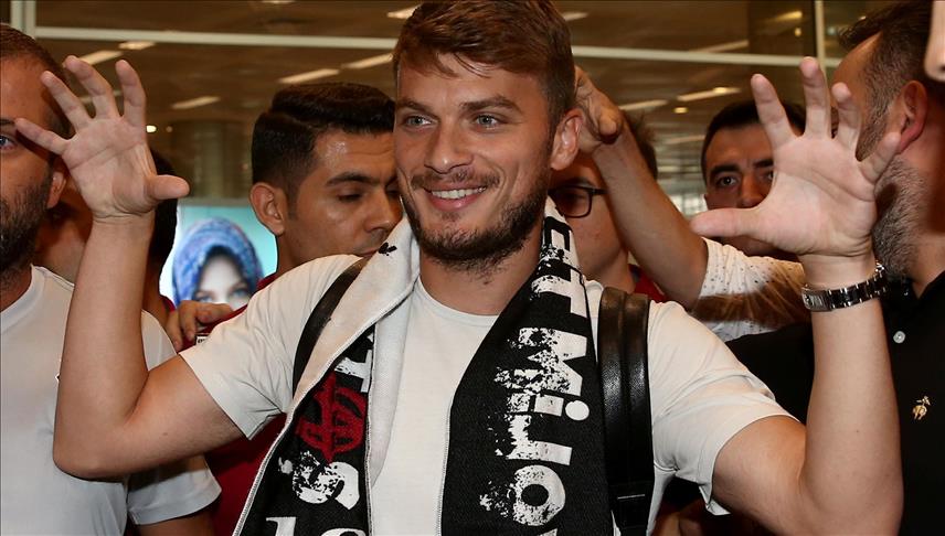 Adem Ljajić stigao u Istanbul, dočekali ga navijači Bešiktaša