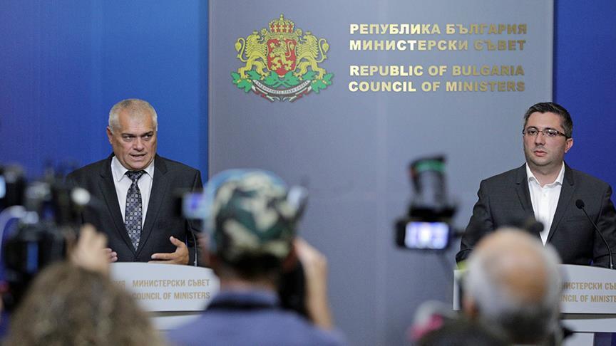 Bulgaristan'da 3 bakan istifa etti
