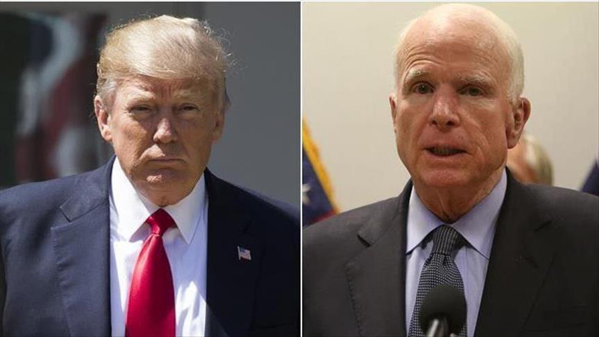 Hija de McCain hace referencia a Trump en funeral de su padre
