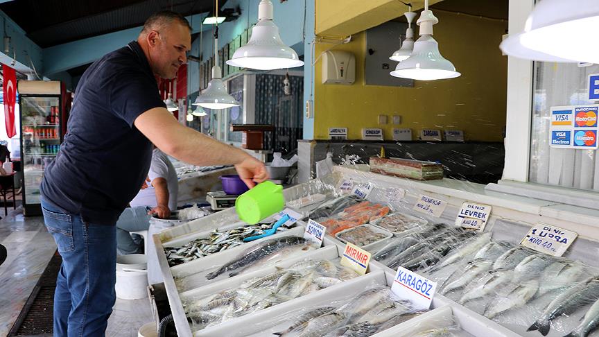 Yasak bitti, balık tezgahları şenlendi