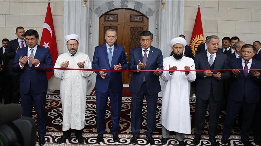 Erdogan participe à la cérémonie d’inauguration de la mosquée d’al-Imam al-Sarakhsi au Kirghizistan