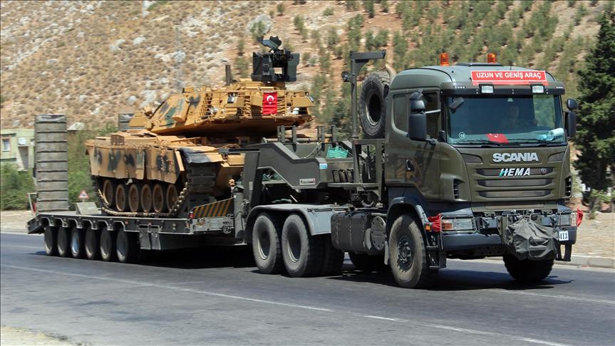 Турция перебросила танки на границу с Сирией 