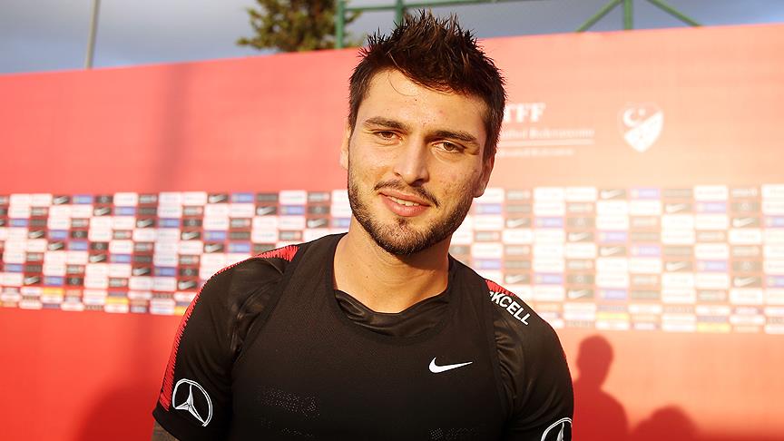 Milli futbolcu Okay Yokuşlu: Güzel günler bizi bekliyor