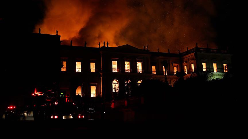 Brezilya'da yanan 200 yıllık müzenin yeniden inşası için kaynak aranıyor