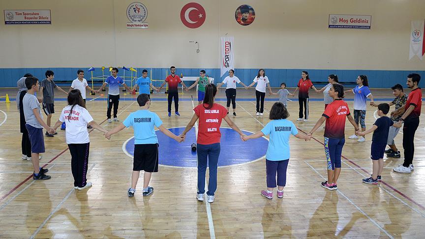 Firsat Verirseniz Her Cocuk Basarir