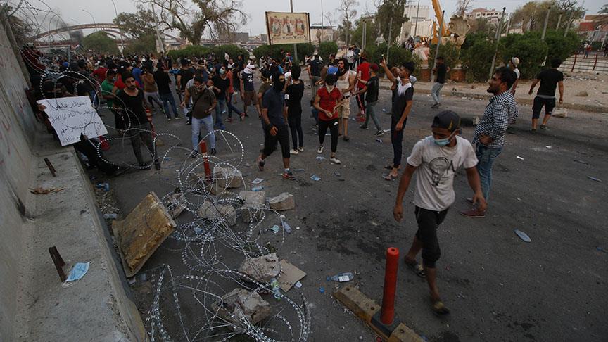 Basra'da sokağa çıkma yasağı ilan edildi 