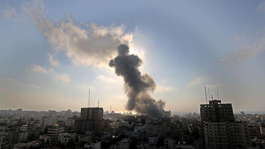  İsrail Hamas'a ait bir mevziyi vurdu