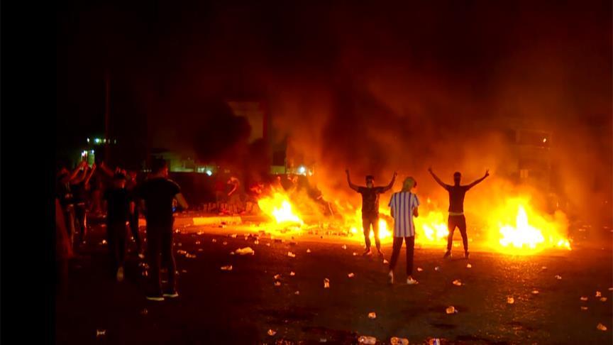 Basra'da İran Başkonsolosluğu yakıldı 