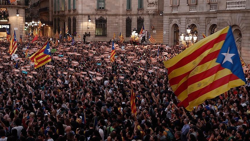 Marchas a favor de la unidad y la independencia en Barcelona