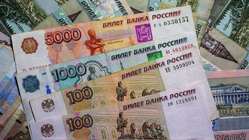 الروبل الروسي يتراجع أمام الدولار لأدنى مستوى منذ مارس 2016