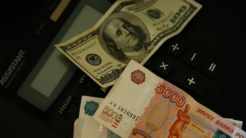 Rus rublesi dolar karşısında 2,5 yılın en düşük seviyesinde