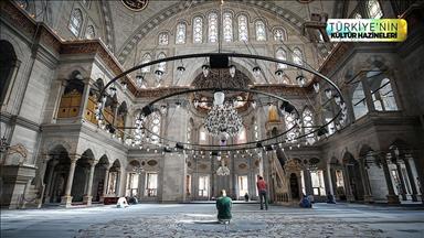 Osmanlı'nın ilk Barok mimari eseri 'Nuruosmaniye'