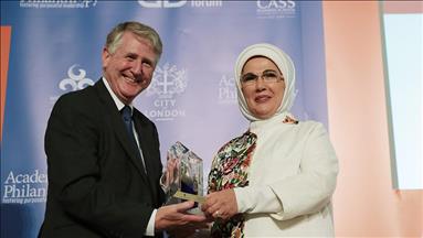 Turkish first lady receives humanitarian service award