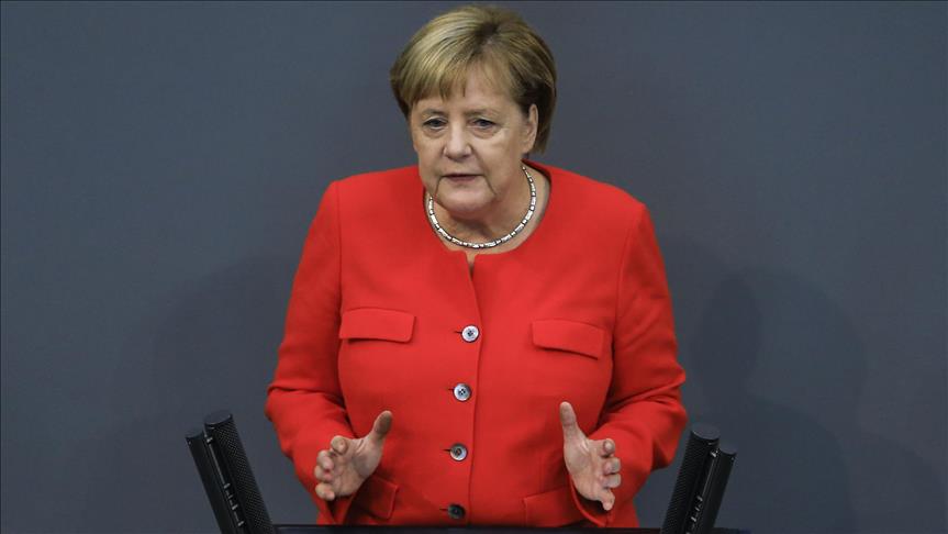 Merkel: Hebrenjtë dhe muslimanët janë pjesë e shoqërisë