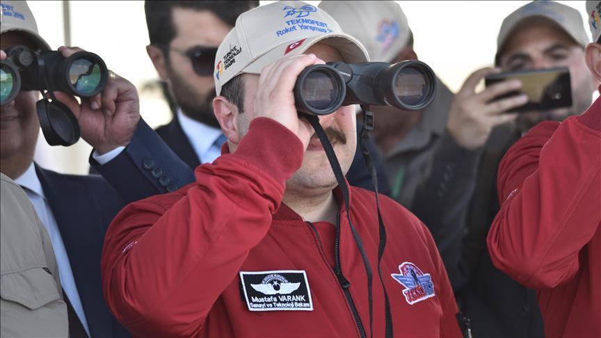 Turkish minister attends rocket race in central Turkey