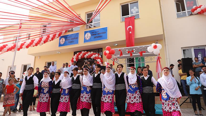 Hayırsever iş adamı köyüne okul yaptırdı