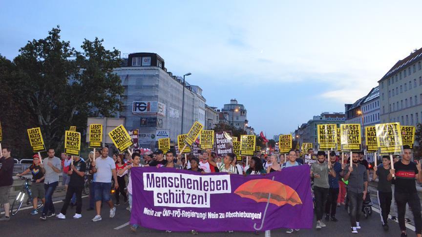 Vienna rally draws thousands over EU migration policies