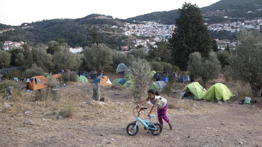 Refugee, migrant children reaching Greek islands surge