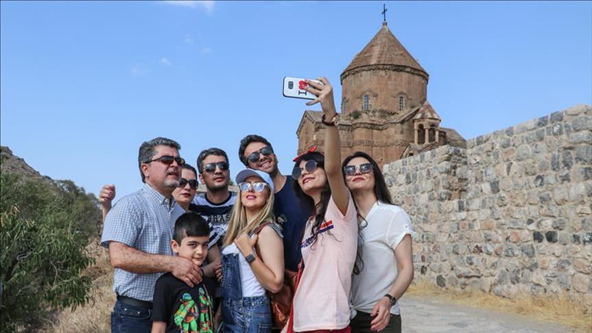 استقبال گردشگران ایرانی از استان وان ترکیه