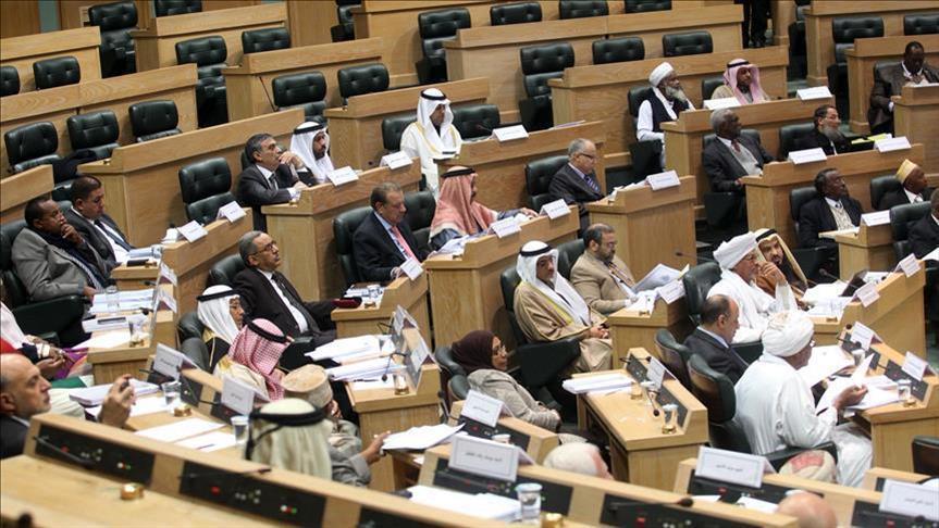 الأردن.. مشروع قانون ضريبة الدخل يضع البرلمان في اختبار صعب (تقرير)