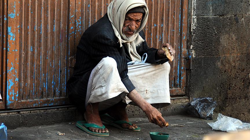 'Yemen'de insanlar kıtlıktan ot yemeye başladı'