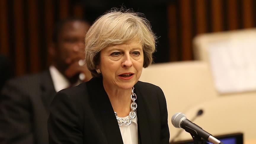 Меј: „Велика Британија нема да настојува да го одложи Брегзит“