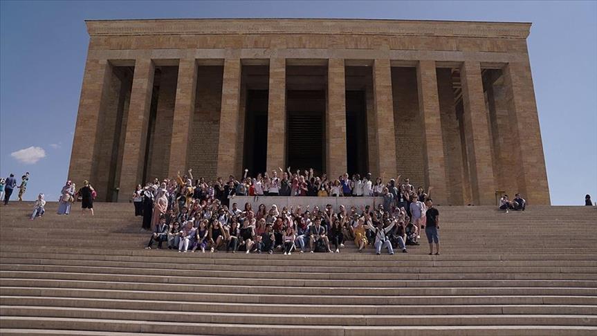 1,000 foreign students complete Turkish summer school
