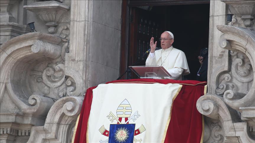 El papa aceptó la renuncia de dos obispos en Chile por abusos sexuales